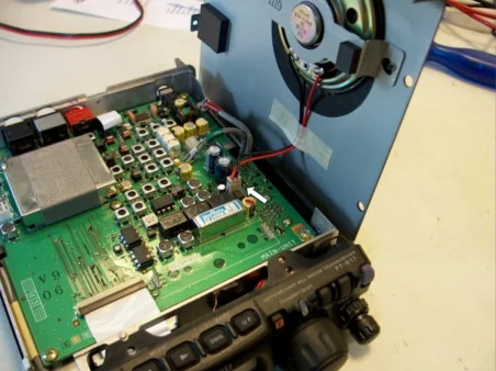 Yaesu FT-817 Laad-modificatie - Friese Radio Amateur Groep